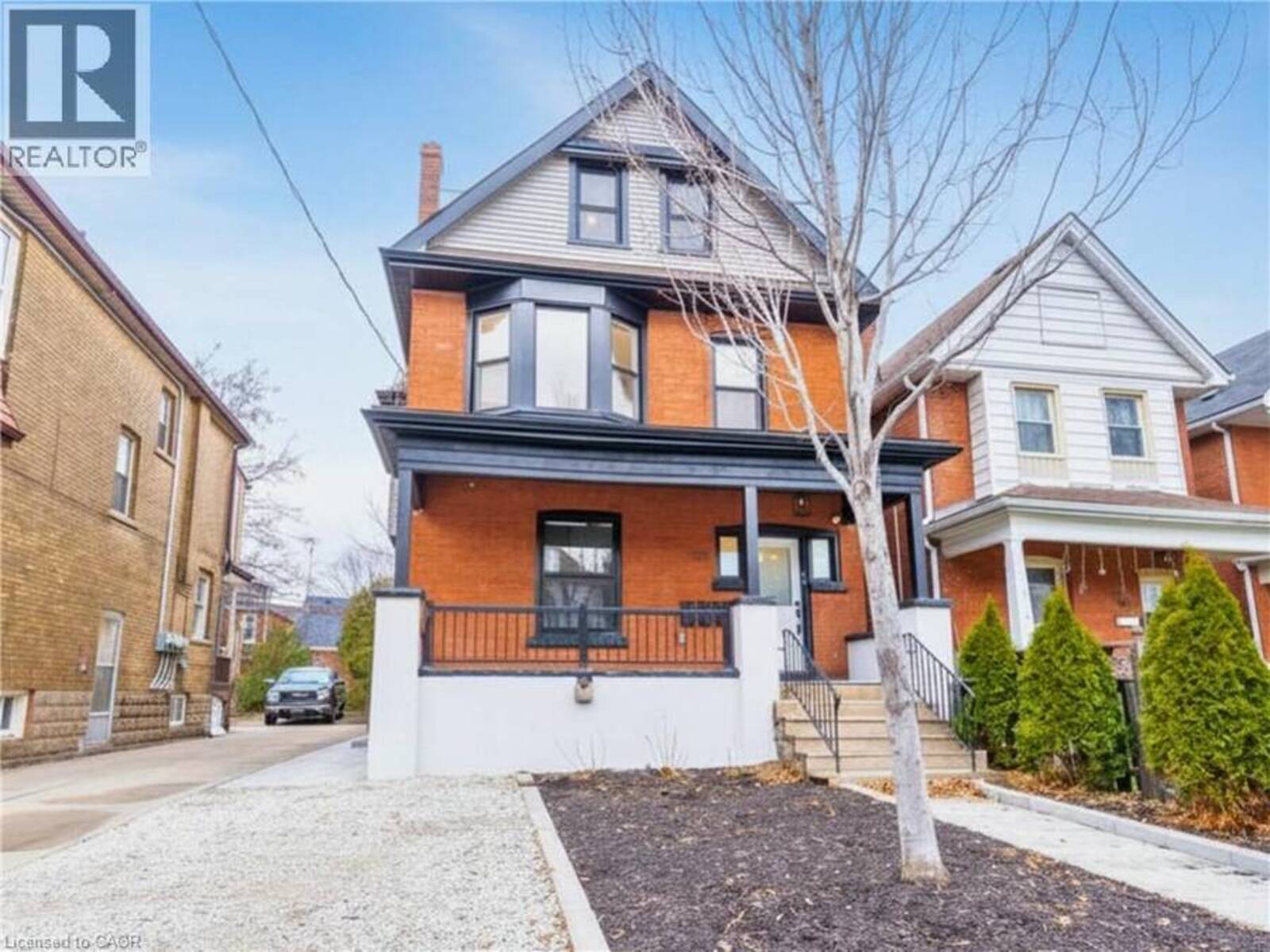 204 BALSAM Avenue S, Hamilton, Ontario L8M 3B8