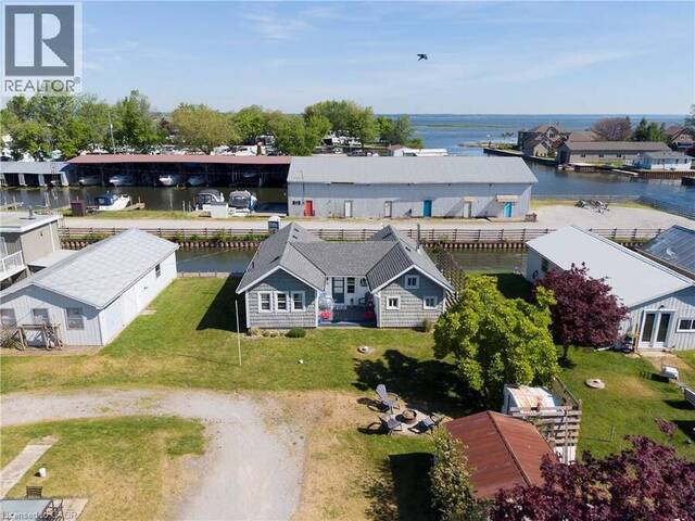 44 ERIE Boulevard Port Rowan Ontario, N0E 1M0 - 2 Bedrooms Waterfront Home For sale