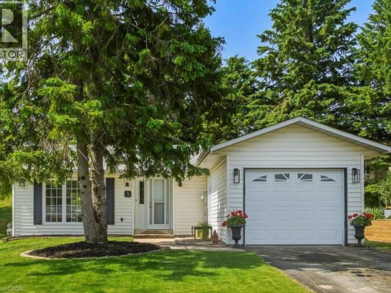 5 CEDAR Court, New Tecumseth, Ontario L0G 1W0