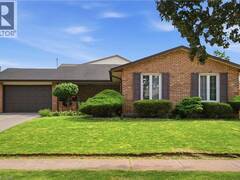 2 LORING Crescent Hamilton Ontario, L8E 3X3