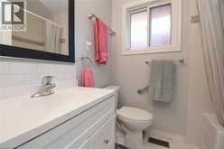 185 ROSSLYN Avenue N | Hamilton Ontario | Slide Image Seventeen
