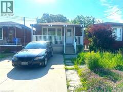 70 ELLIS Avenue Hamilton Ontario, L8H 4L9