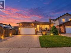 565 STONE CHURCH Road W Hamilton Ontario, L9B 1A5