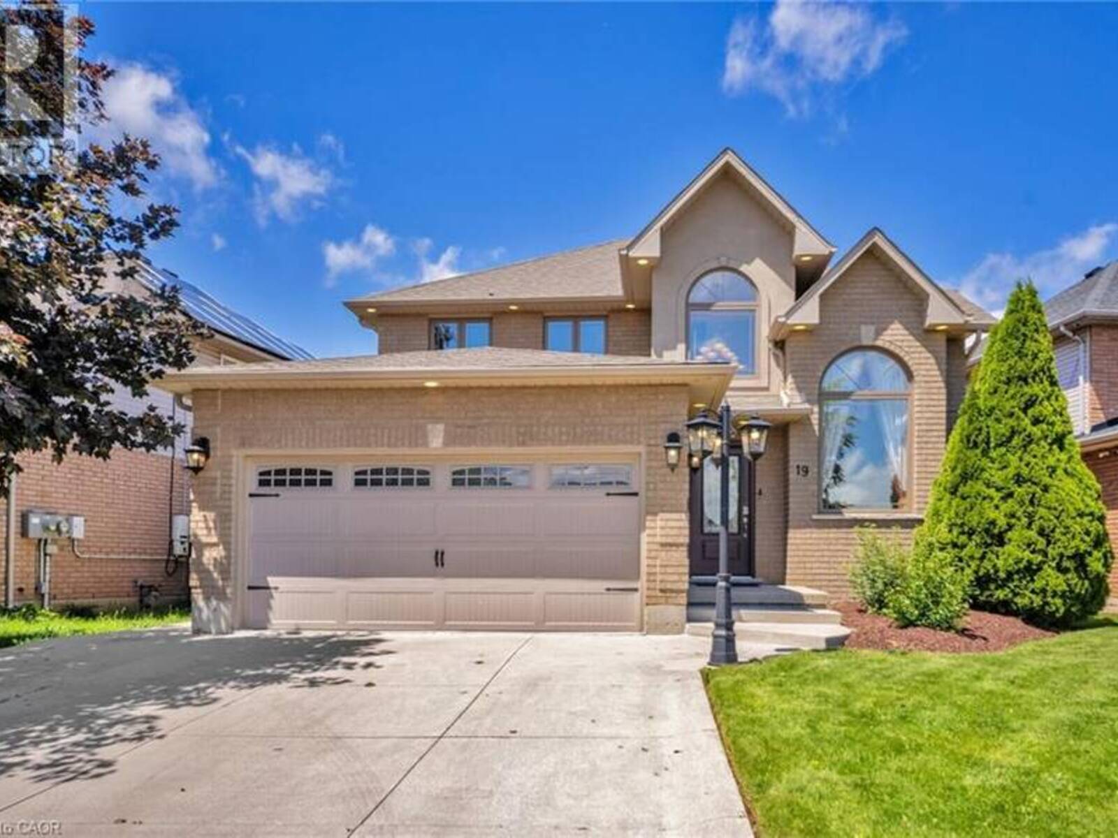 19 SONATA Avenue, Hamilton, Ontario L9C 7T9