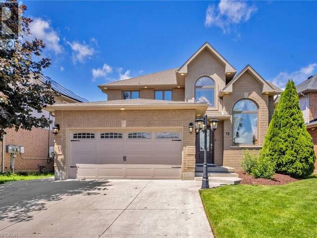 19 SONATA Avenue Hamilton Ontario, L9C 7T9 - 4 Bedrooms Home For Sale