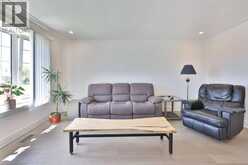 11 LYNWOOD Drive | Hamilton Ontario | Slide Image Twelve