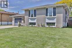 11 LYNWOOD Drive | Hamilton Ontario | Slide Image Four
