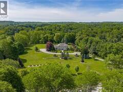 938 GOVERNOR'S Road Dundas Ontario, L9H 5E3