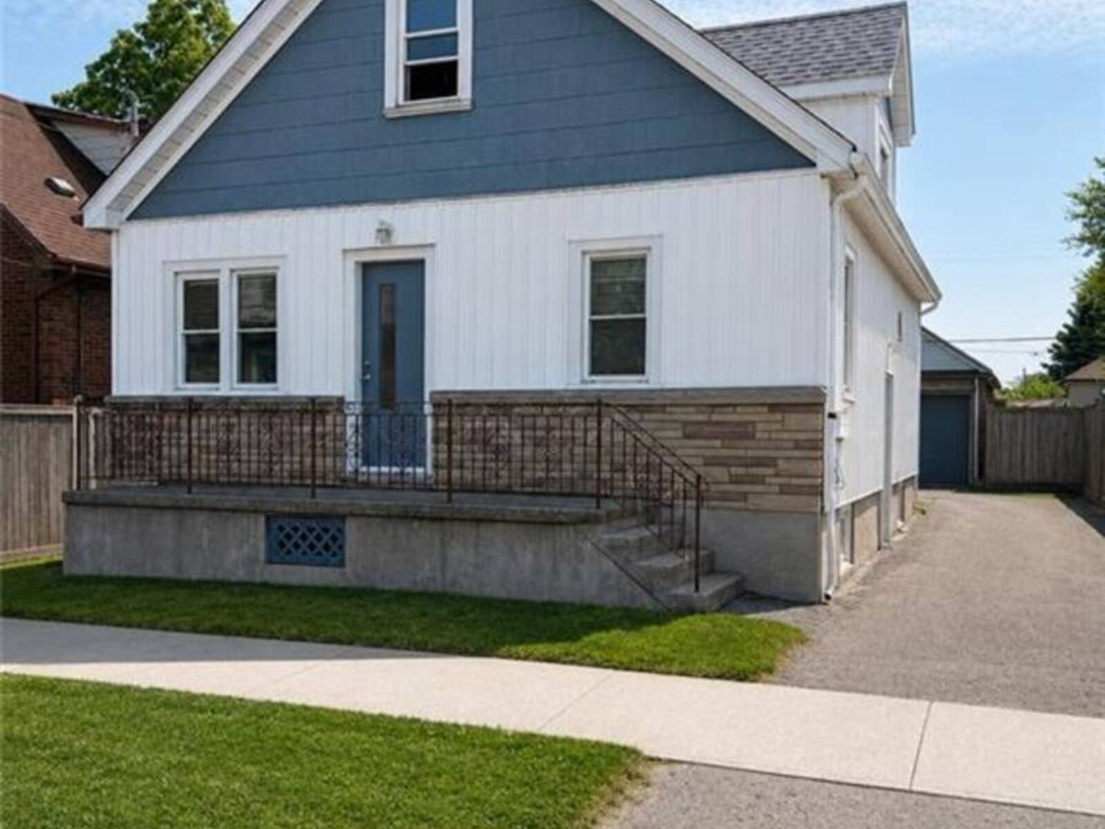 36 BRIGHTON Avenue, St. Catharines, Ontario L2M 5S7