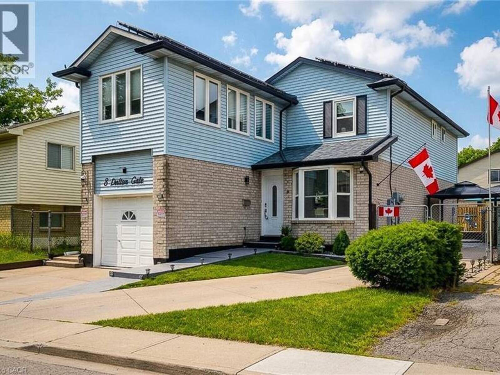 8 DALTON Gate, Hamilton, Ontario L8J 1Z4