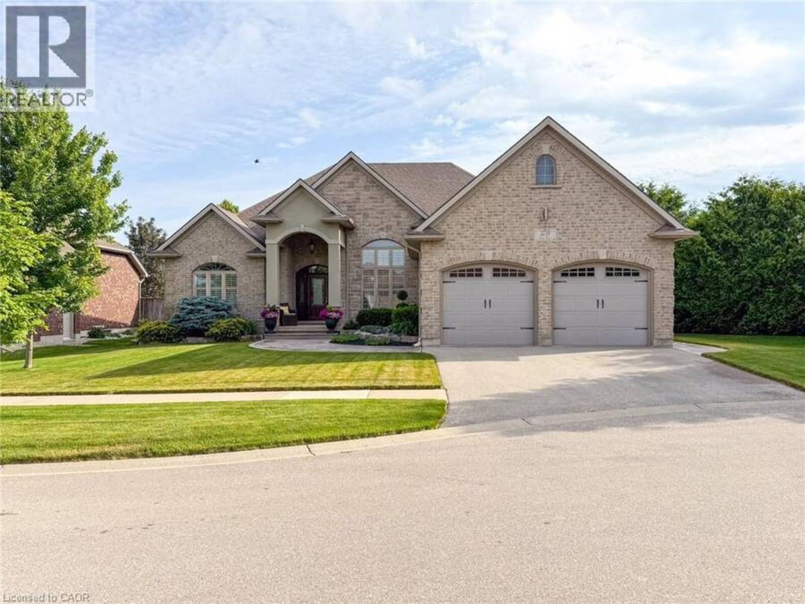 69 TAN Avenue, Waterford, Ontario N0E 1Y0
