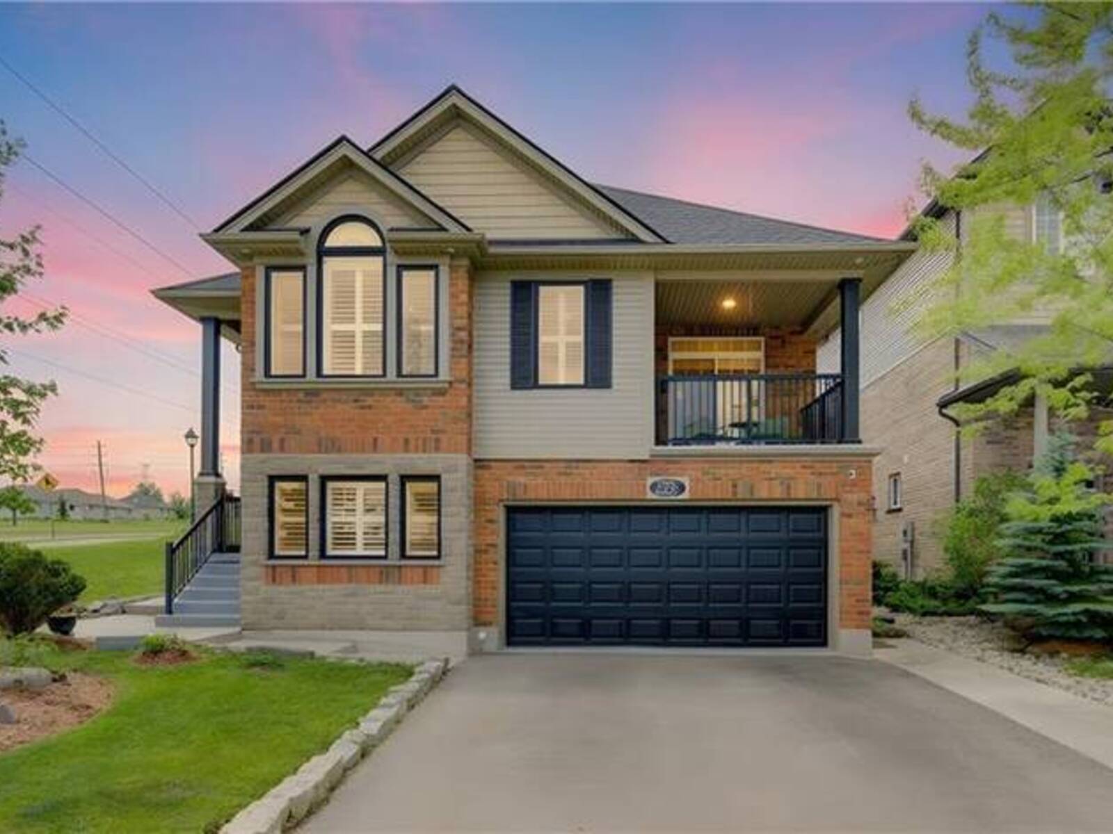 725 ZURICH Drive, Waterloo, Ontario N2V 2V4