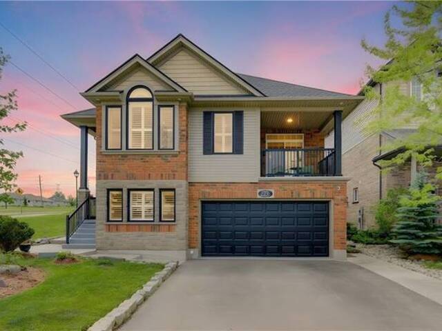 725 ZURICH Drive Waterloo Ontario, N2V 2V4 - 5 Bedrooms Home For Sale