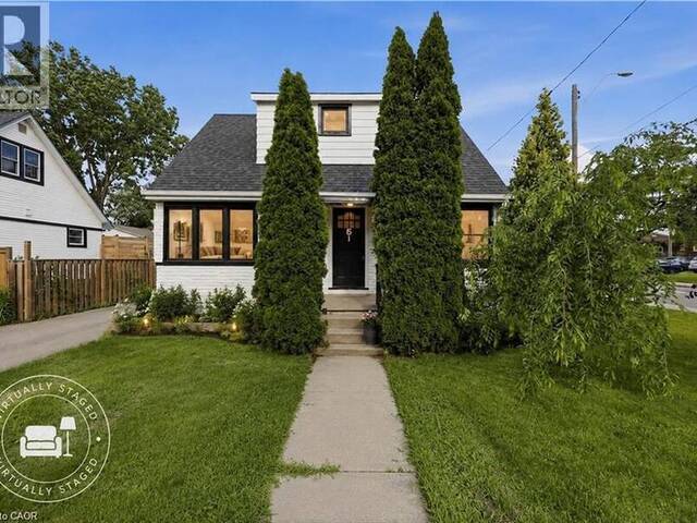 15 WEST 1ST Street Hamilton Ontario, L9C 3B5 - 6 Bedrooms Home For Sale