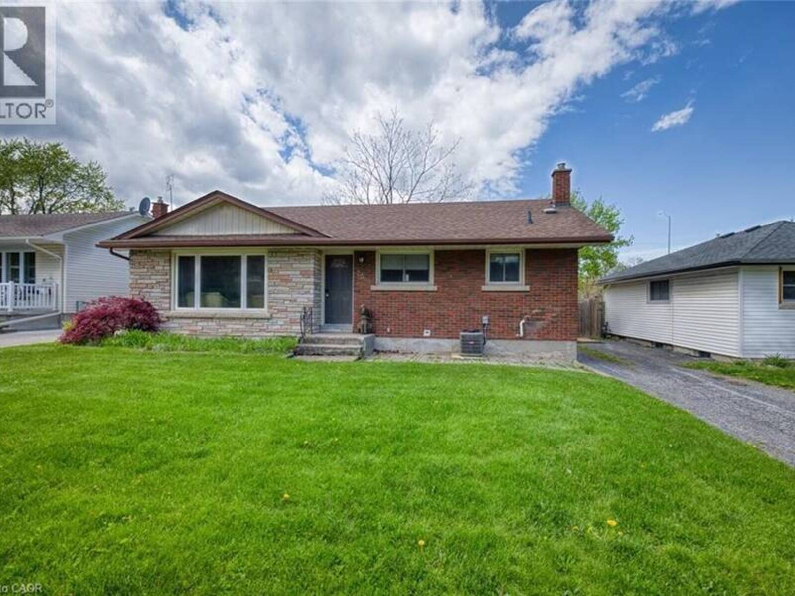 25 WARKDALE Drive, St. Catharines, Ontario L2T 2V8