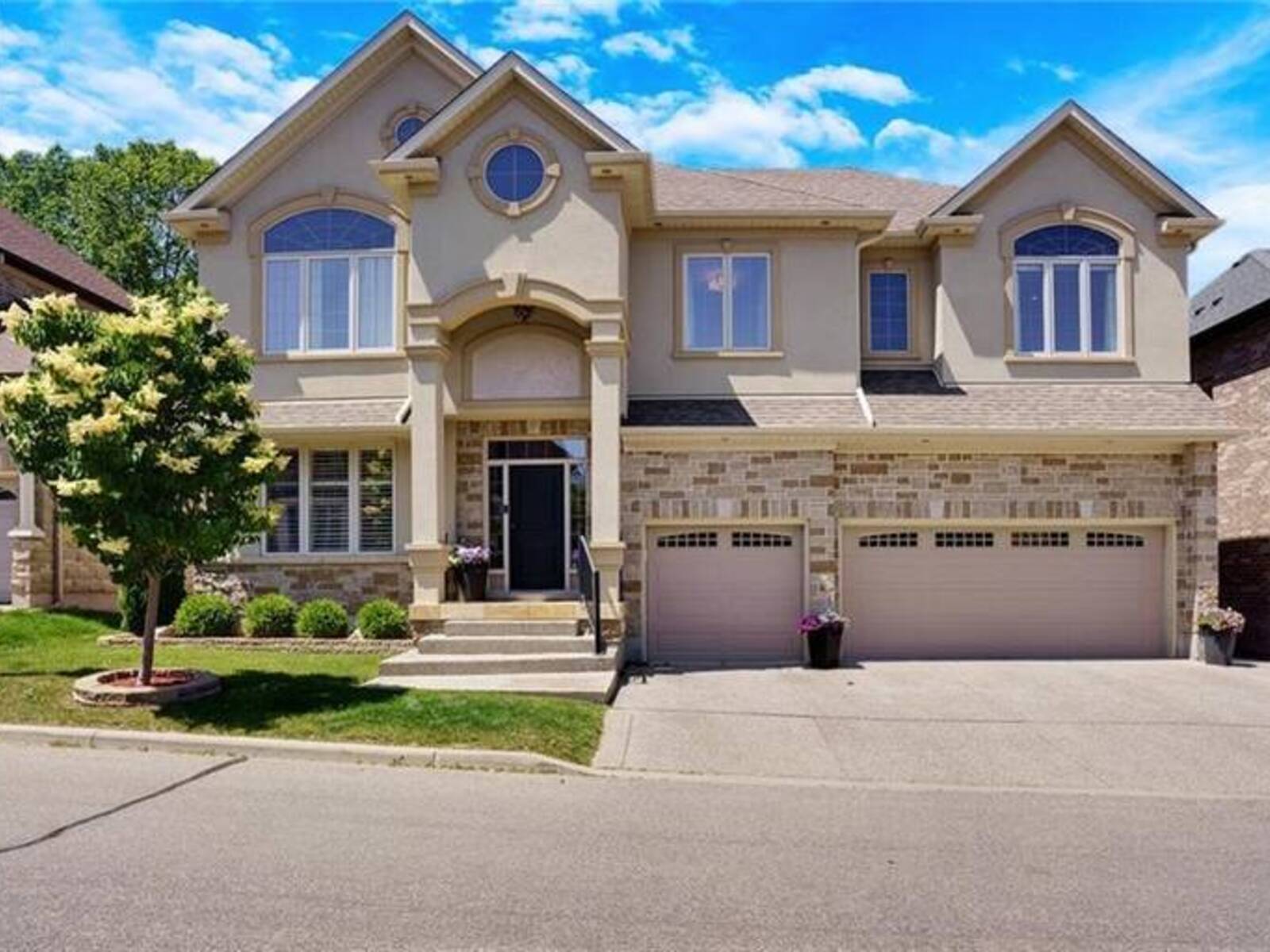 258 EDGEWATER Crescent Unit# 8, Kitchener, Ontario N2A 4M2