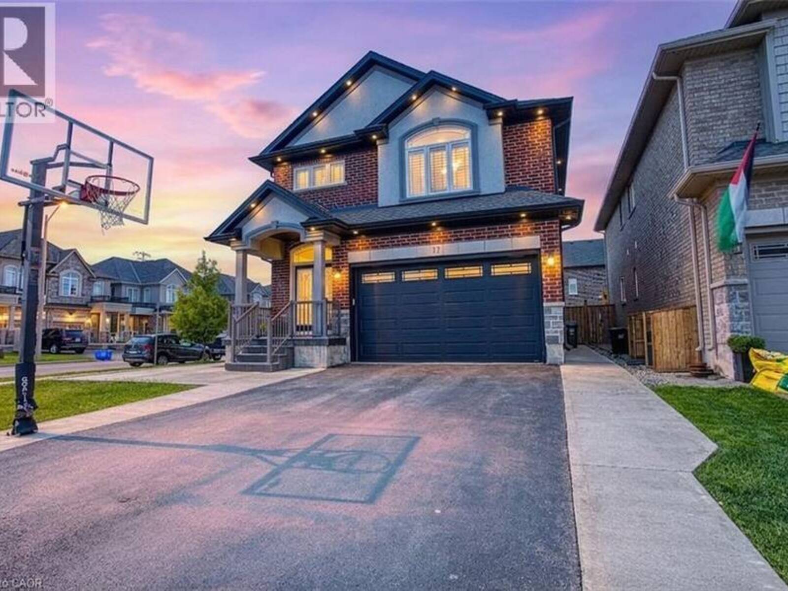 17 NARBONNE Crescent, Hamilton, Ontario L8J 0J7