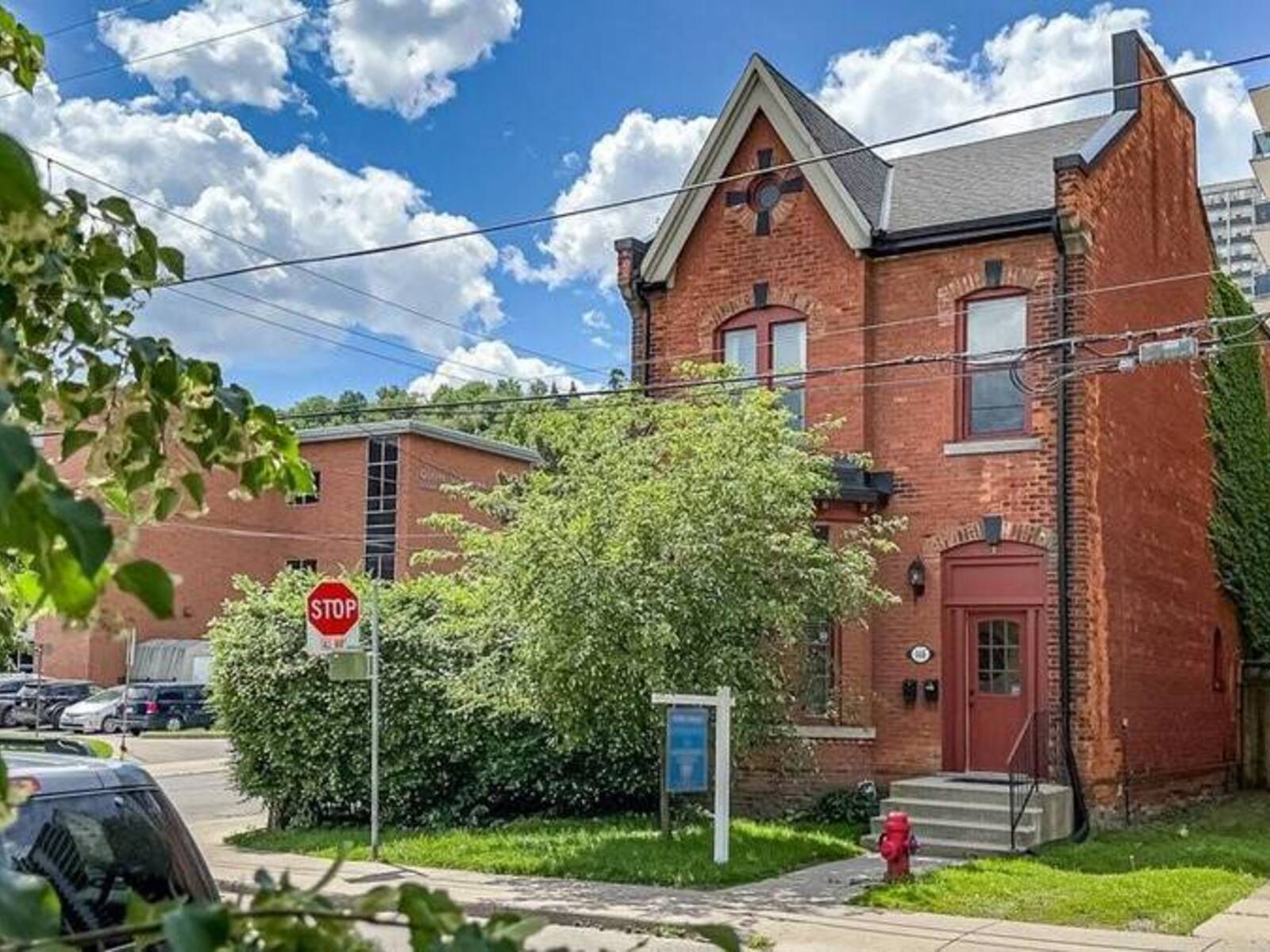 146 FOREST Avenue, Hamilton, Ontario L8N 1X5