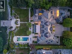 2054 LAKESHORE Road E Oakville Ontario, L6J 1M3