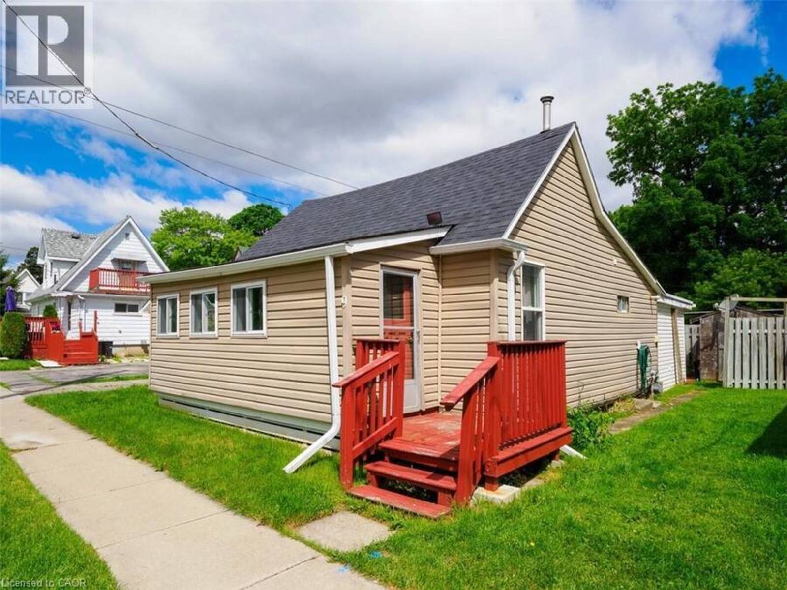 9 MARSHALL Lane, Simcoe, Ontario N3Y 1Z2