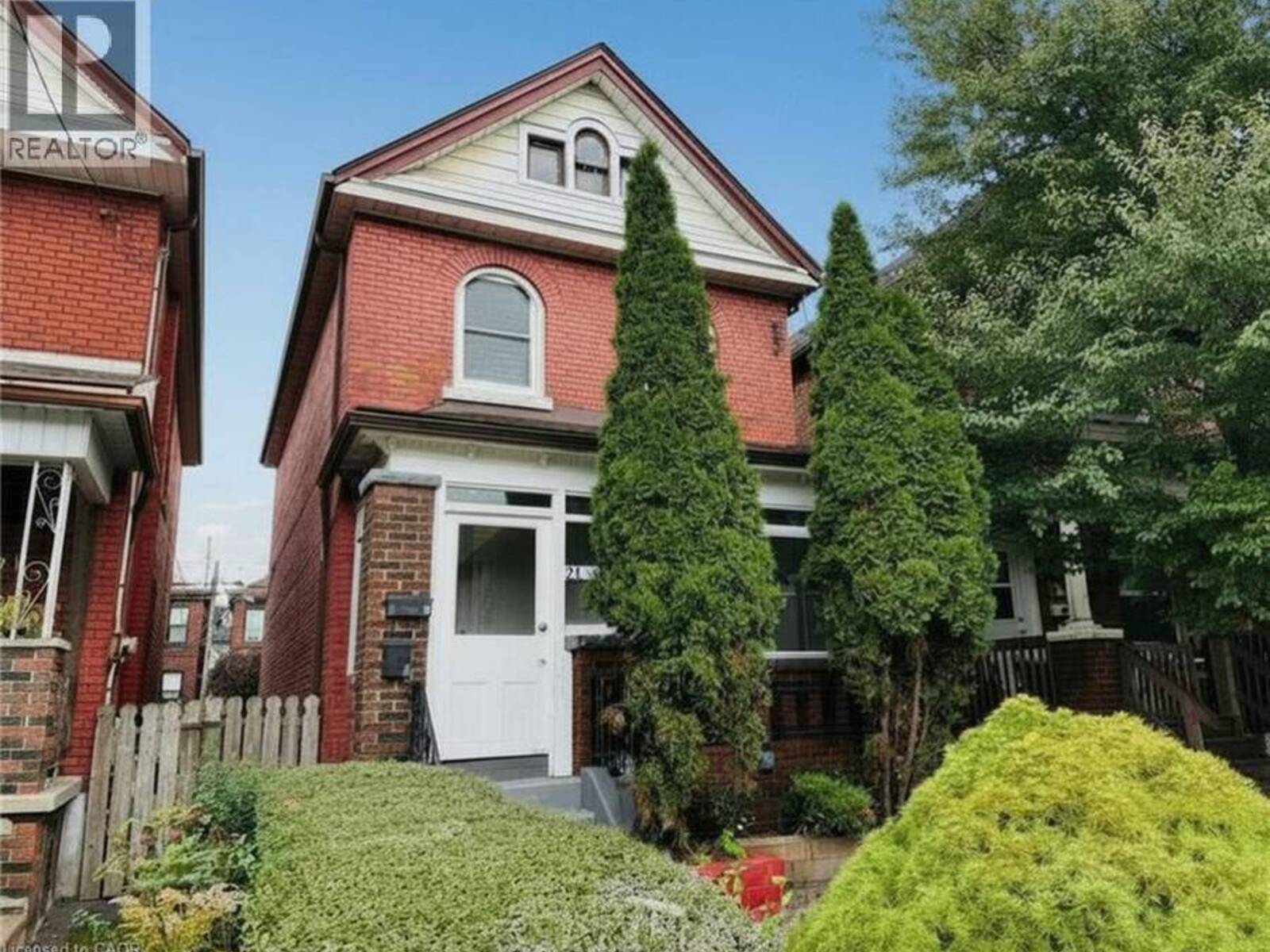 24 SOMERSET Avenue, Hamilton, Ontario L8L 2L5