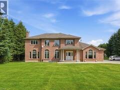 2 CURRIE Drive Puslinch Ontario, N0B 2C0