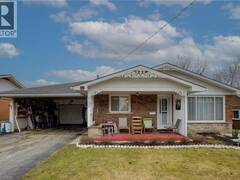102 BYELAND Drive Mount Forest Ontario, N0G 2L2