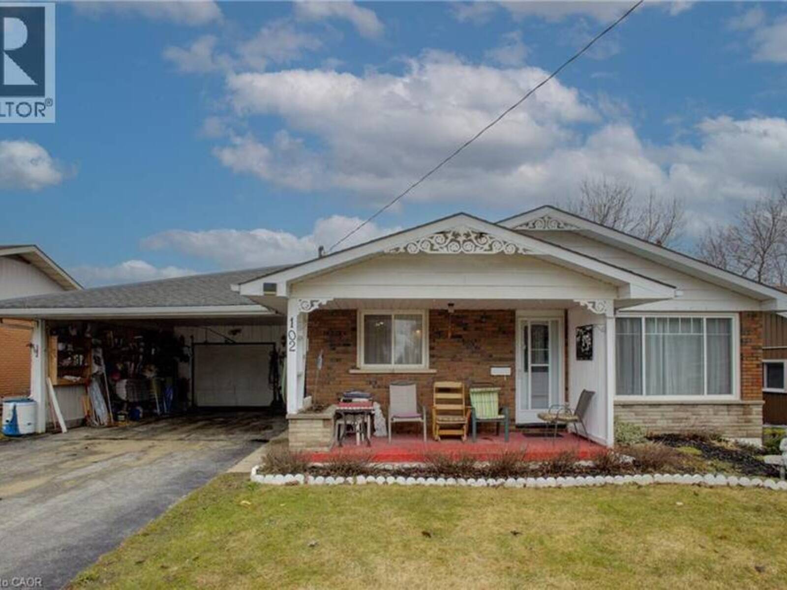 102 BYELAND Drive, Mount Forest, Ontario N0G 2L2