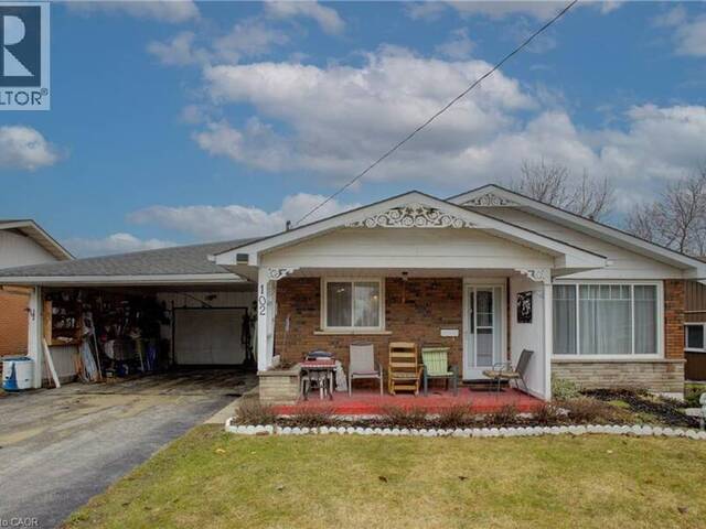 102 BYELAND Drive Mount Forest Ontario, N0G 2L2 - 3 Bedrooms Home For Sale
