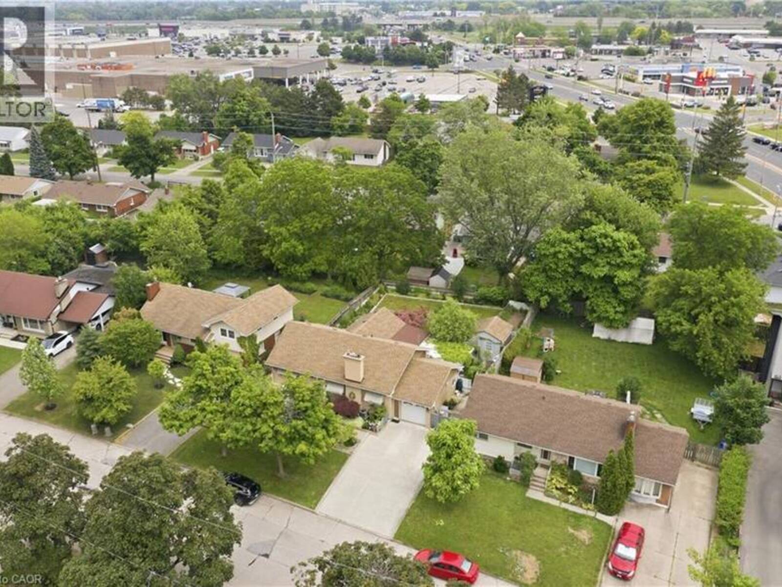 147 VILLAGE Road, St. Catharines, Ontario L2T 3C4