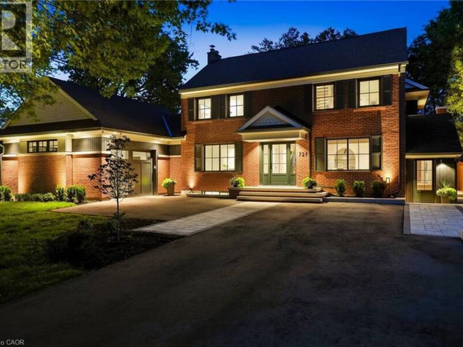 727 KING Road, Burlington, Ontario L7T 3K5