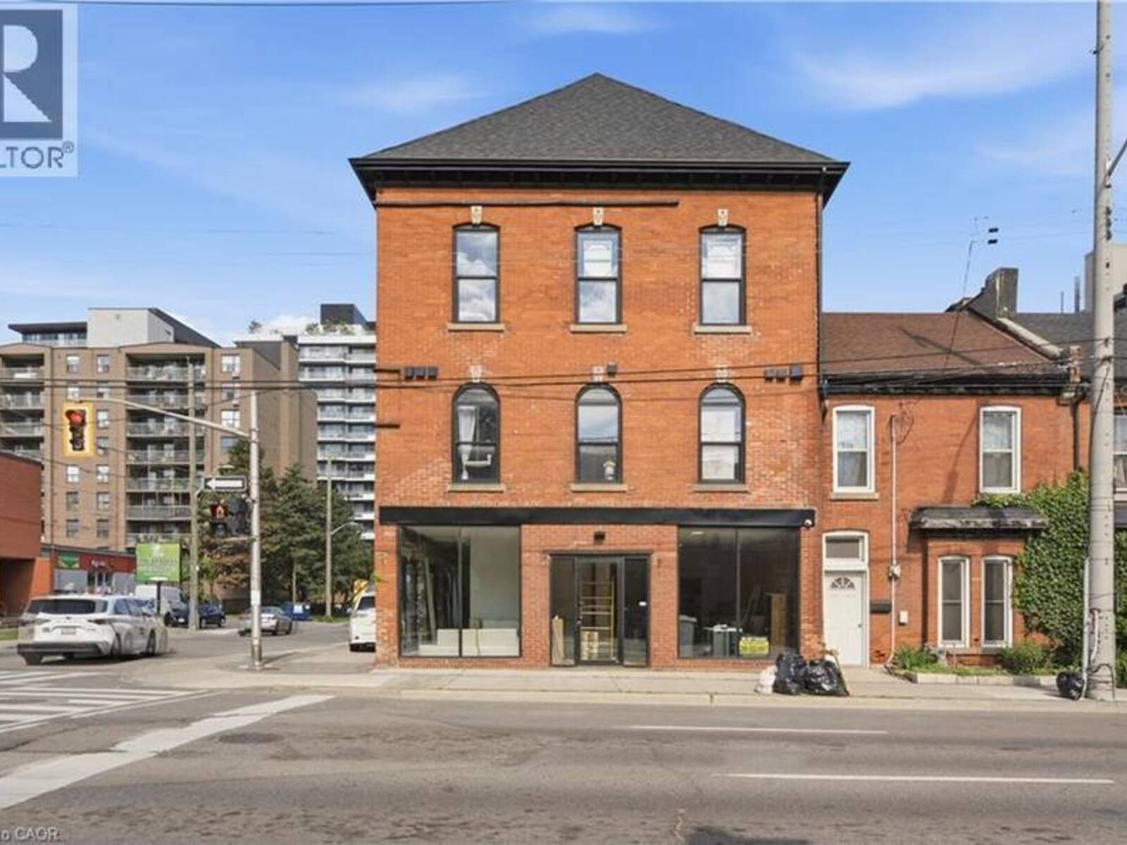 45 WELLINGTON Street N, Hamilton, Ontario L8R 1M9