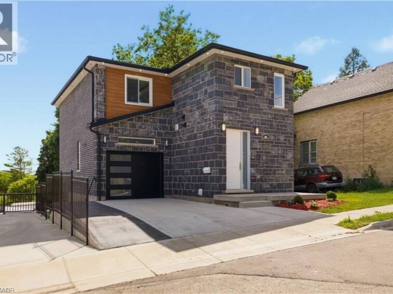 129 ST GEORGE Street, Kitchener, Ontario N2G 2T2