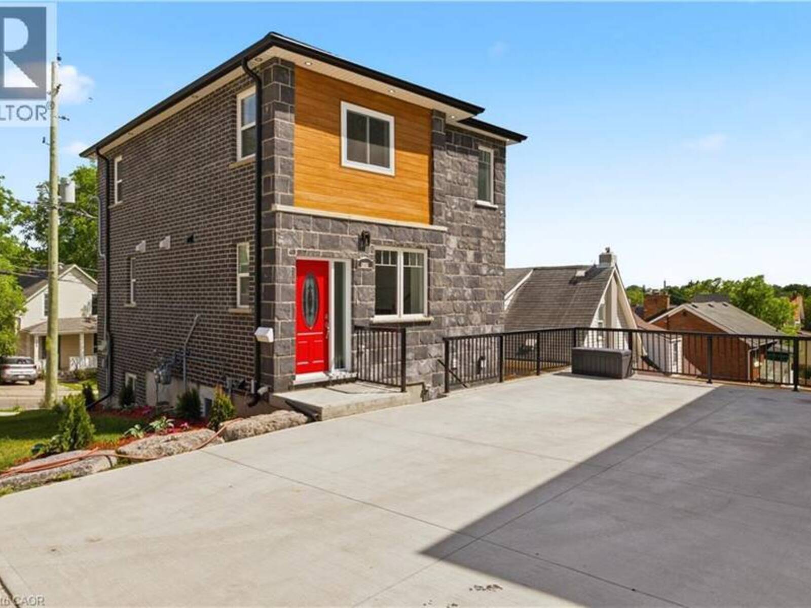 131 ST GEORGE Street, Kitchener, Ontario N2G 2T2