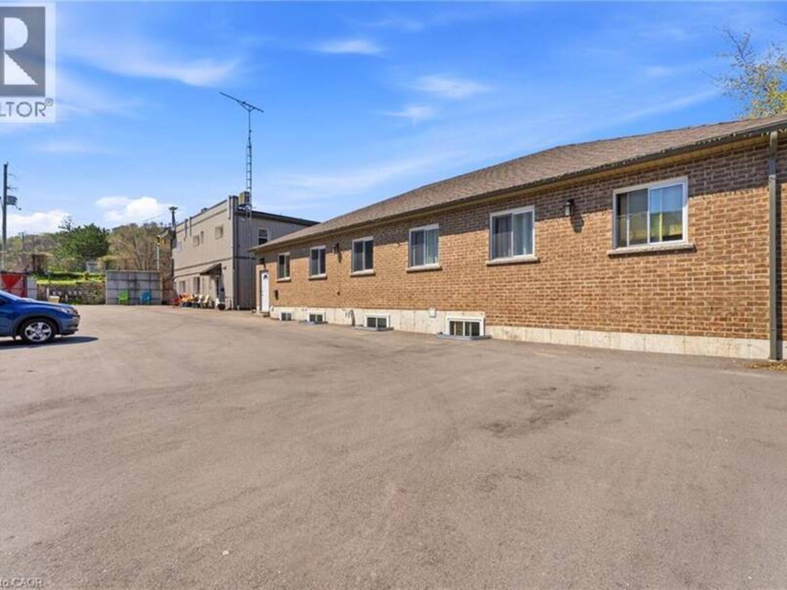 1745 KING Street E, Hamilton, Ontario L8K 1V6
