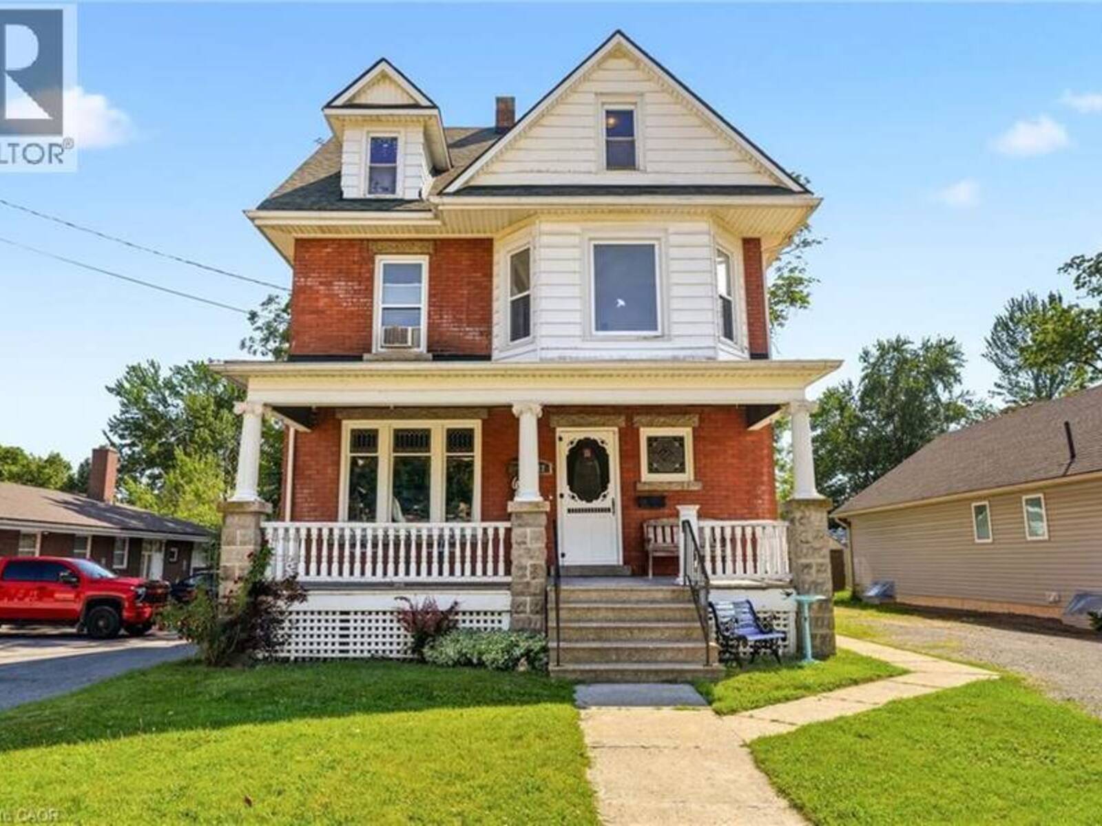 422 LOCK Street W, Dunnville, Ontario N1A 1V6