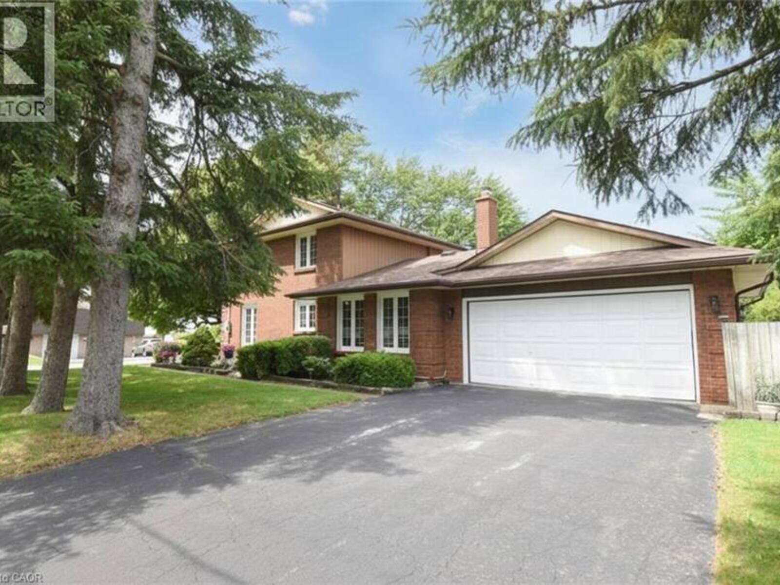 24 SHAW Street, Caledonia, Ontario N3W 1K2