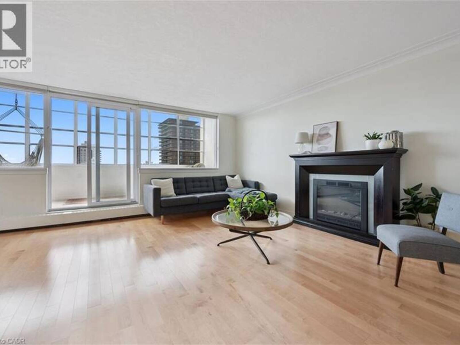 65 WESTMOUNT Road N Unit# 910, Waterloo, Ontario N2L 5G6