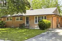 32 CLOSE Avenue | Cambridge Ontario | Slide Image Two