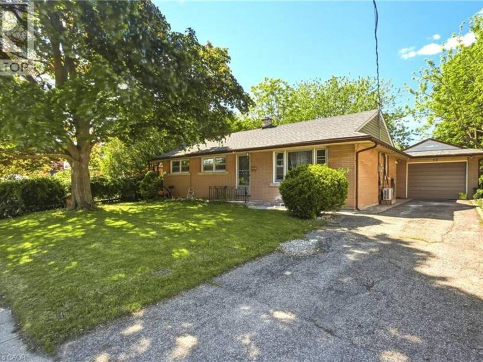 32 CLOSE Avenue, Cambridge, Ontario N1R 2R6