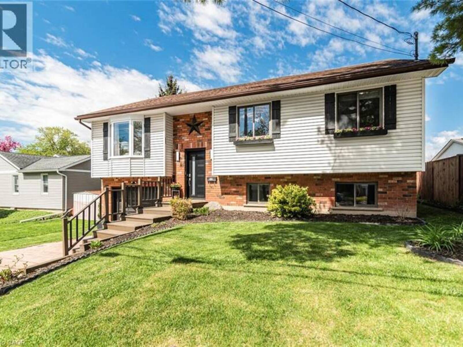 85 ABERDEEN Street, Caledonia, Ontario N3W 1C3
