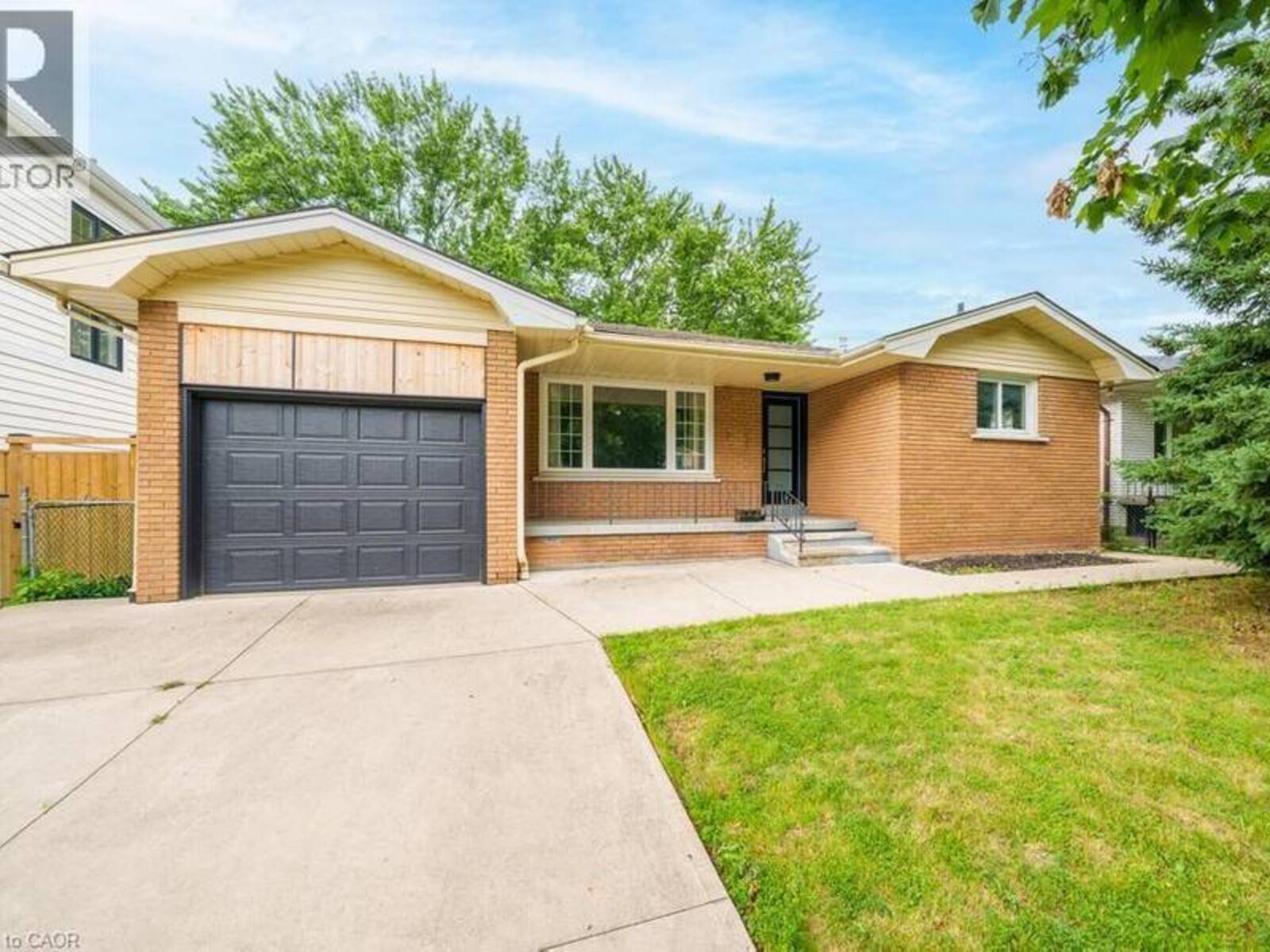 662 MONTEGO Crescent, Burlington, Ontario L7N 2Z1