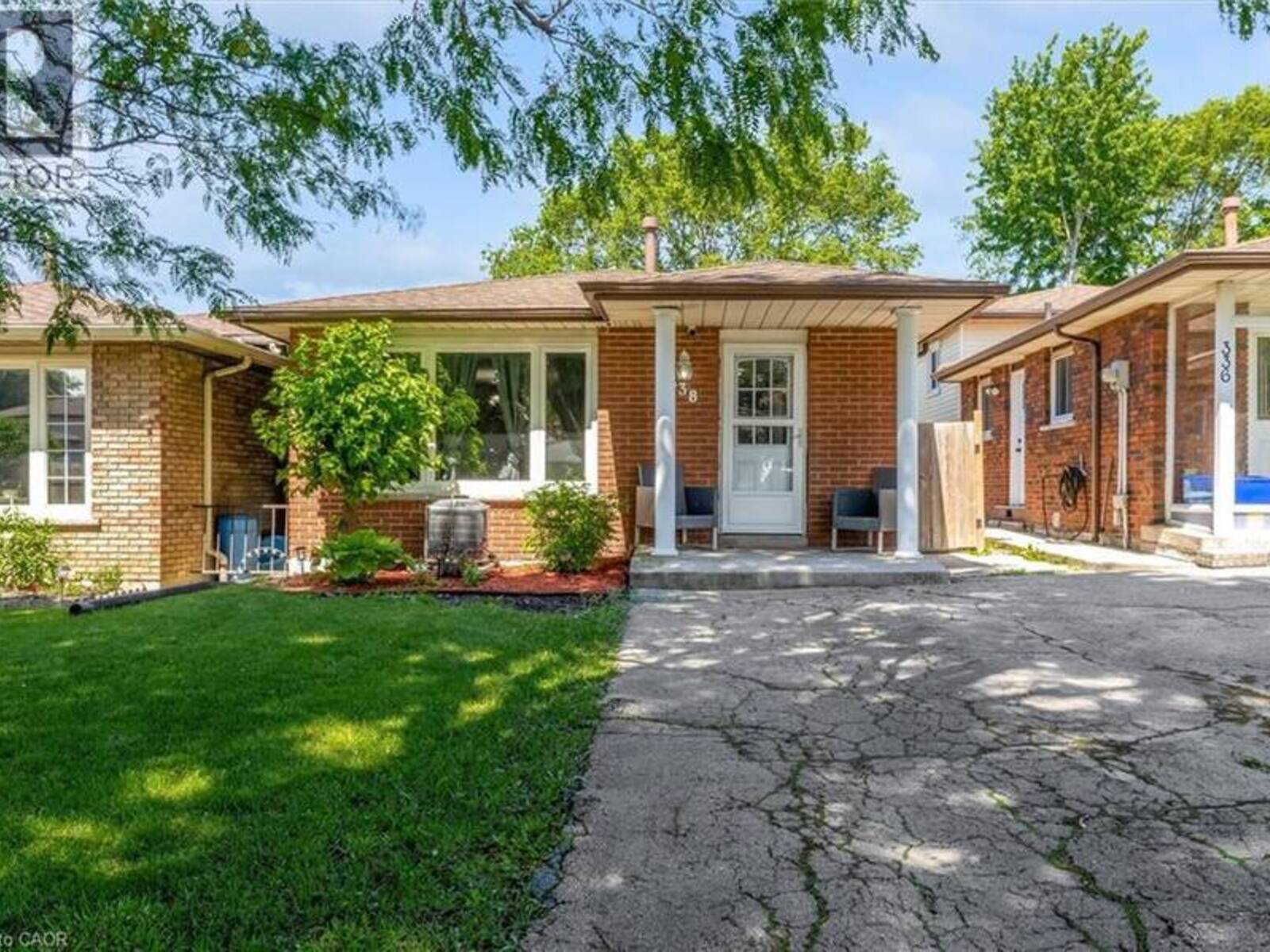 338 EAST 24TH Street, Hamilton, Ontario L8V 2Y6