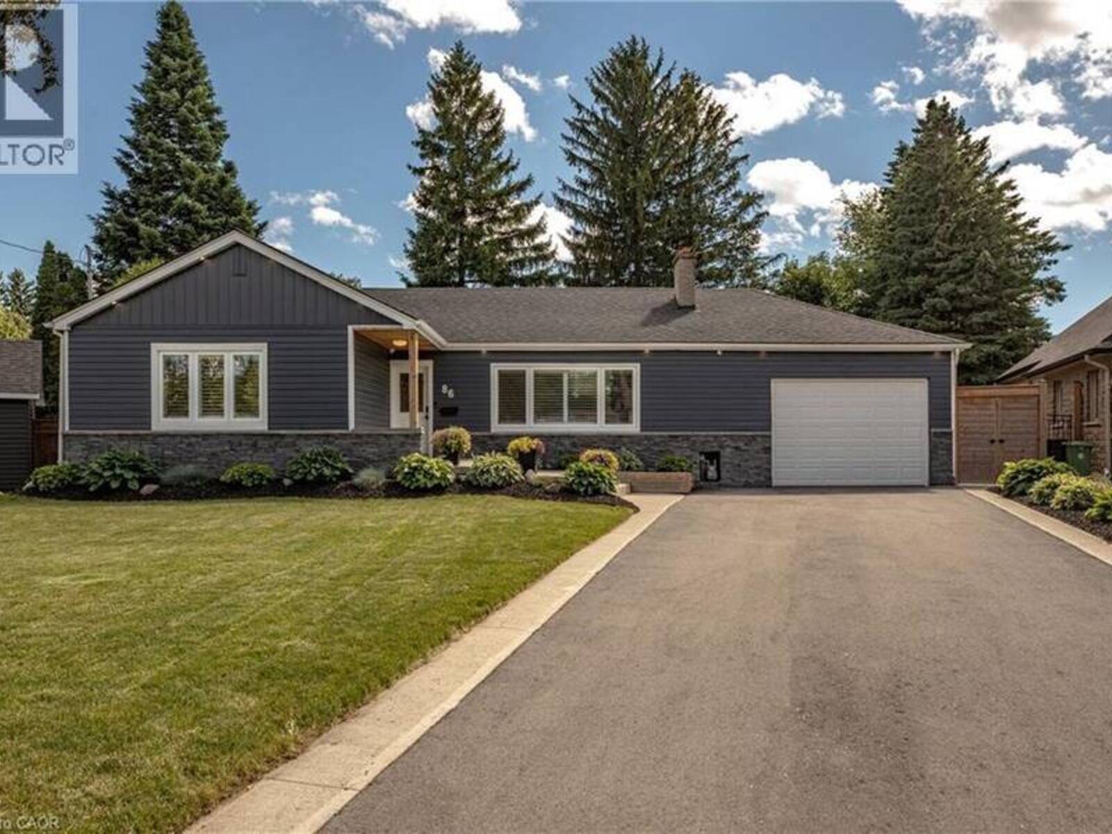 86 CUMMING Court, Ancaster, Ontario L9G 1V3