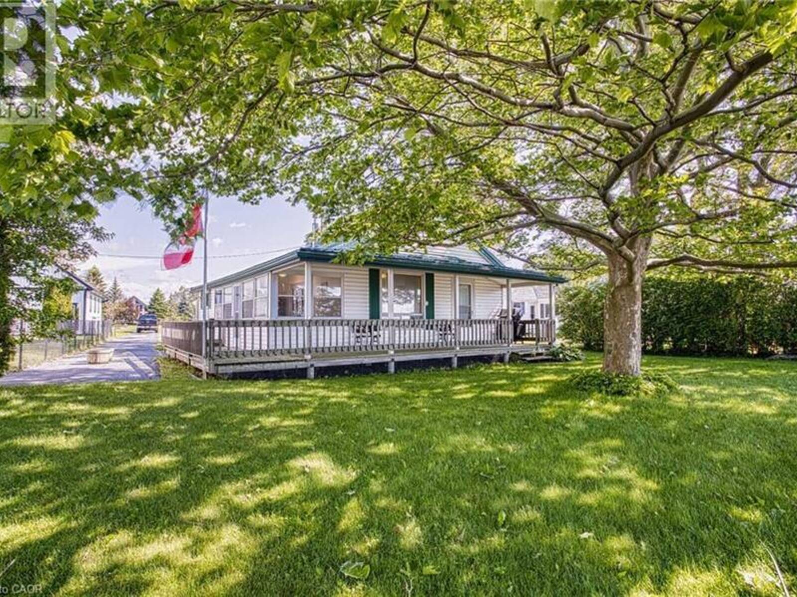 15 HORSESHOE BAY Road, Dunnville, Ontario N1A 2W8