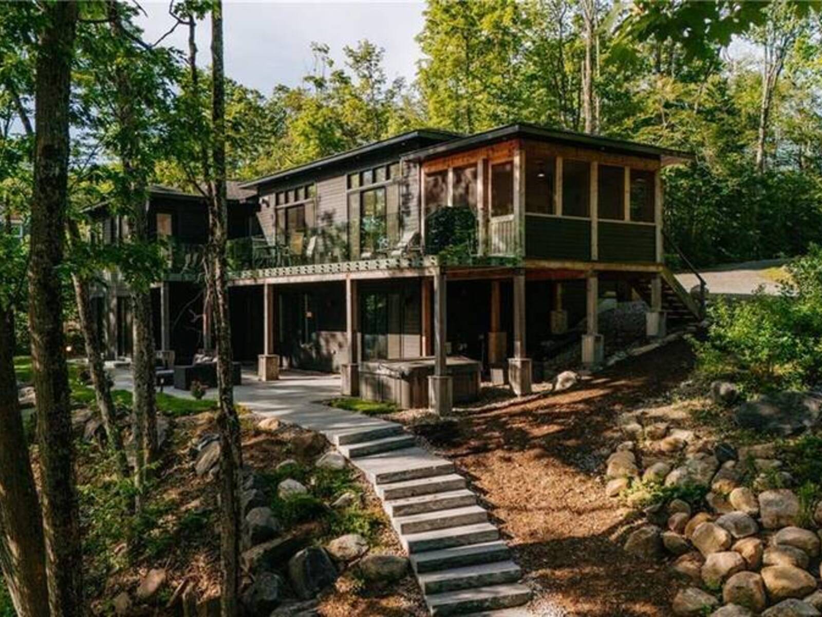 22 LONG AND WINDING Road, Seguin, Ontario P2A 2W8