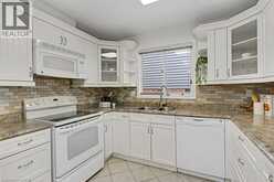 31 PINEWARBLER Drive | Hamilton Ontario | Slide Image Four