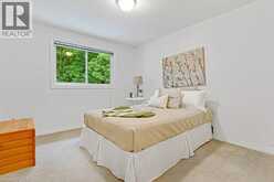 31 PINEWARBLER Drive | Hamilton Ontario | Slide Image Seventeen