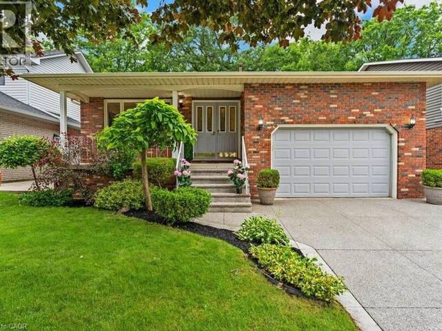 31 PINEWARBLER Drive Hamilton Ontario, L9A 4Z8 - 4 Bedrooms Home For Sale