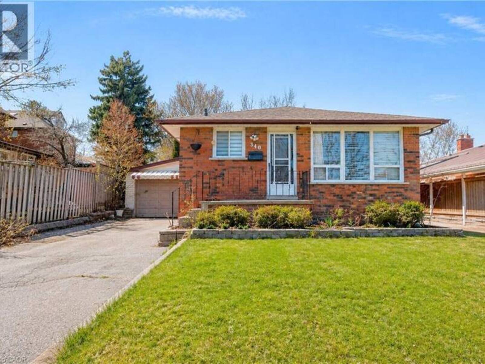 340 FAIRLAWN Street, Oshawa, Ontario L1J 4R3